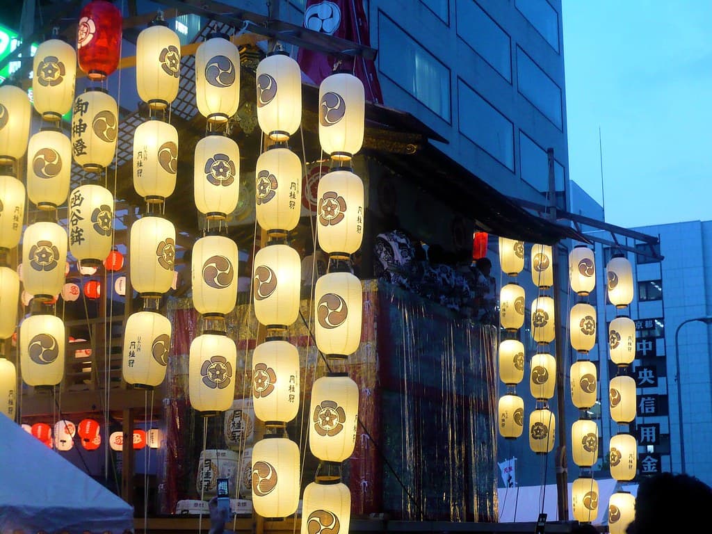 Floating Lanterns and a Night Market Light Up Bde Maka Ska's North Beach