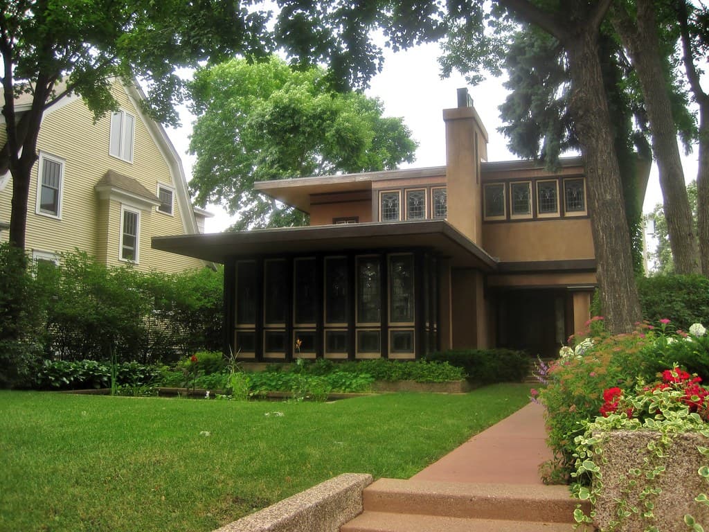 mansion — Lowry Hill / Wedge