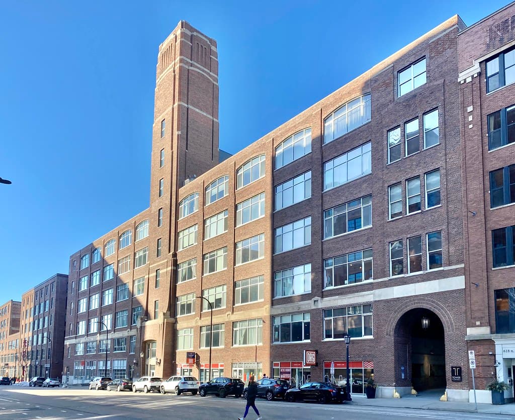 apartment — Lowry Hill / Wedge